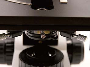 Verticale biologische microscoop B70 met objectieve draaitafel